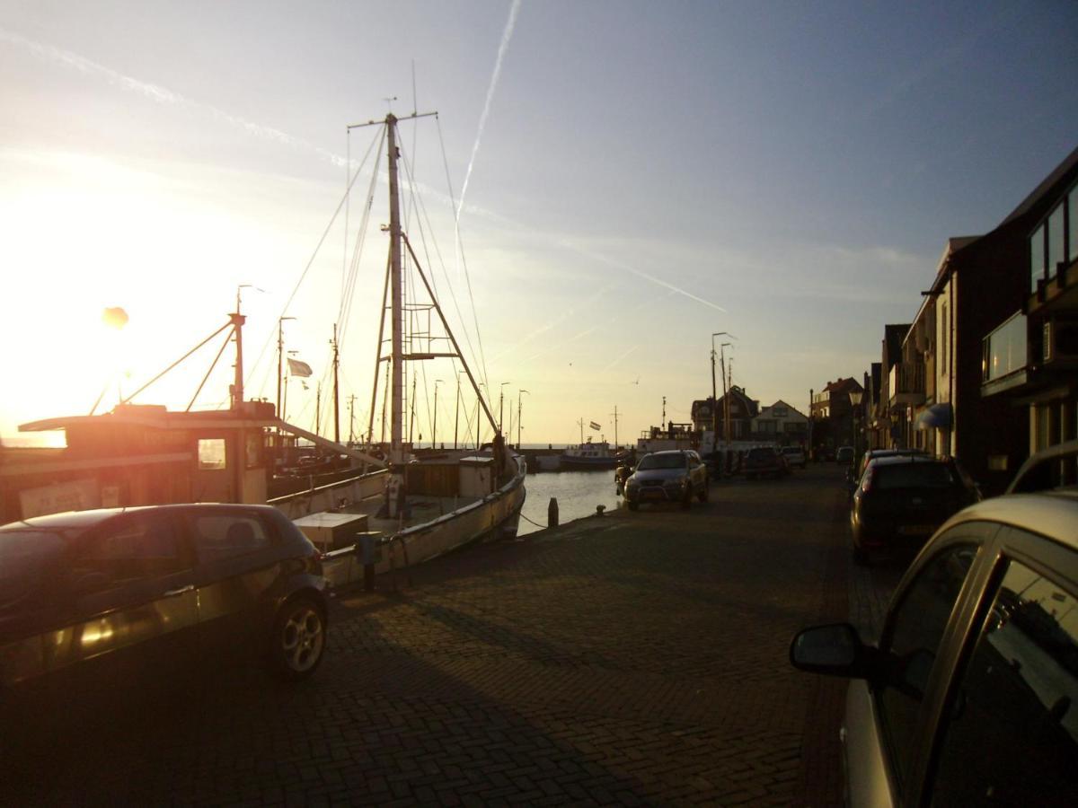 Zicht Op Zee Bed & Breakfast Urk Exterior foto